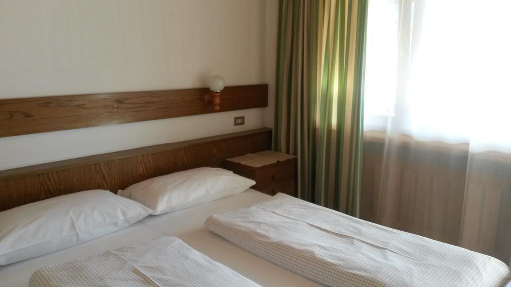 Garni Sayonara Acomodação com café da manhã San Vigilio Di Marebbe Quarto foto
